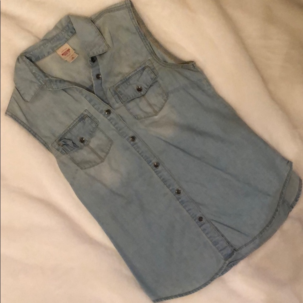 Denim sleeveless button down